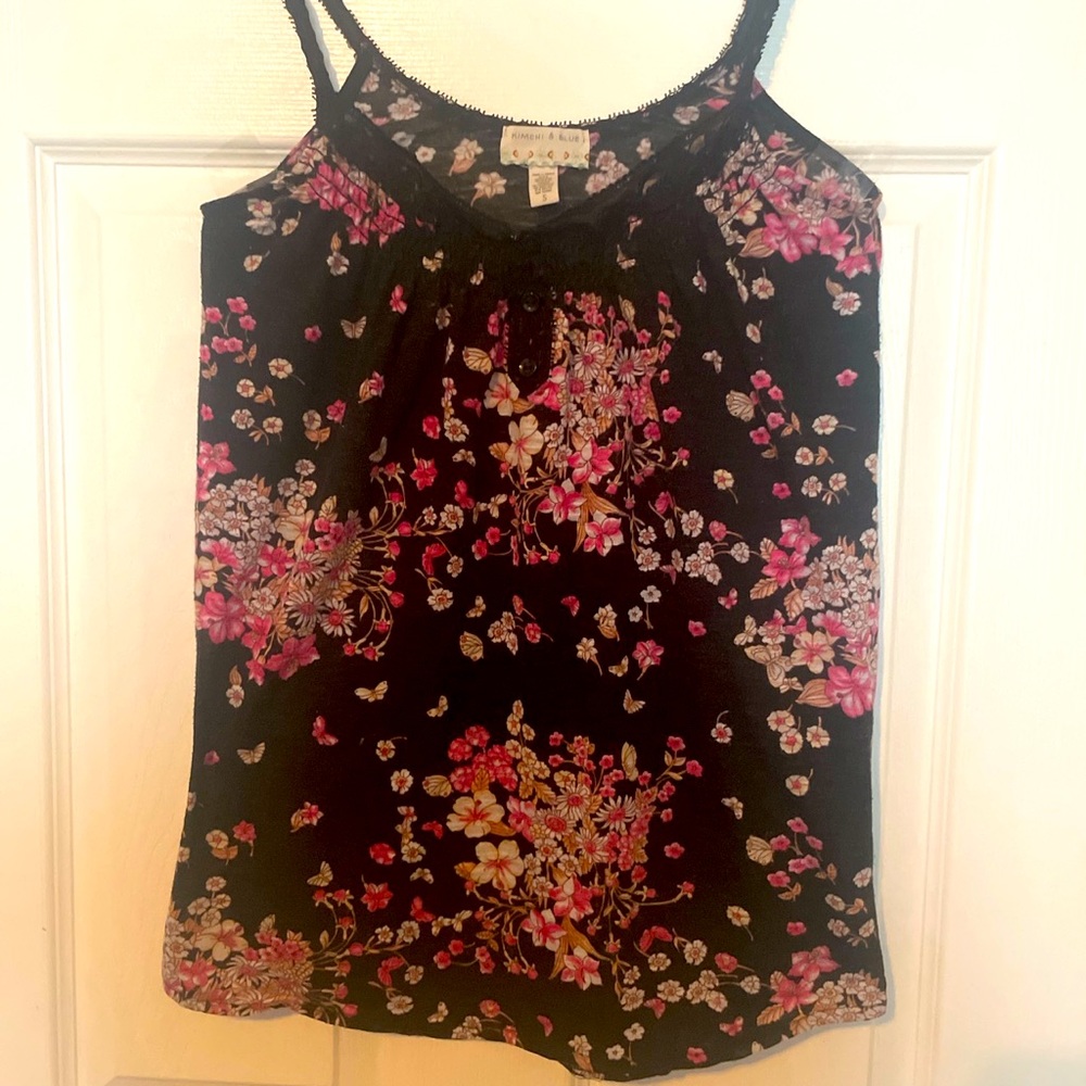 Kimchi & Blue Black and Floral Tank Top. Size Small